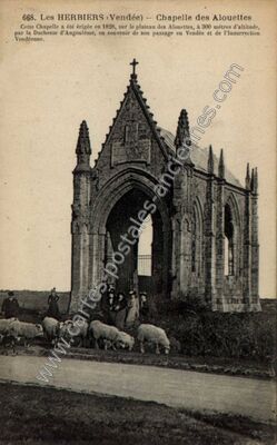Carte postale ancienne Chapelle des Alouettes — Les Herbiers (Vendée)