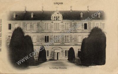 Carte postale ancienne Le Collège Richelieu — Luçon (Vendée)