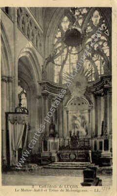 Carte postale ancienne Cathédrale, Le Maître-Autel et Trône de Monseigneur — Luçon (Vendée)