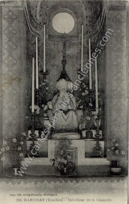 Carte postale ancienne Intérieur de la Chapelle — Martinet (Vendée)