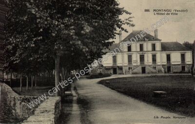Carte postale ancienne L'Hôtel de Ville — Montaigu (Vendée)