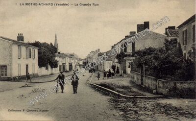 Carte postale ancienne La Grande Rue — La Mothe Achard (Vendée)