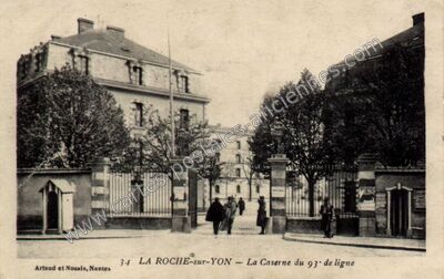 Carte postale ancienne La Caserne du 93e de ligne — La Roche-sur-Yon (Vendée)