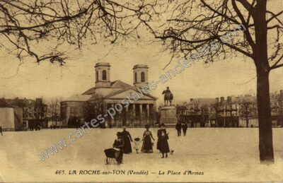 Carte postale ancienne La Place d'Armes — La Roche-sur-Yon (Vendée)