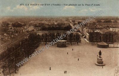 Carte postale ancienne Vue générale sur la Place d'Armes — La Roche-sur-Yon (Vendée)