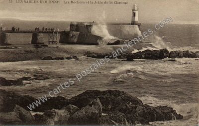 Carte postale ancienne Les Rochers et la Jetée de la Chaume — Les Sables-d'Olonne (Vendée)