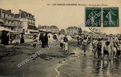 Carte postale ancienne Un coin de la plage — Les Sables-d'Olonne (Vendée)