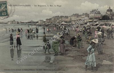 Carte postale ancienne Les Baigneurs, la Mer, la Plage — Les Sables-d'Olonne (Vendée)