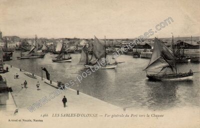 Carte postale ancienne Vue générale du Port vers la Chaume — Les Sables-d'Olonne (Vendée)