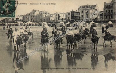 Carte postale ancienne Promenade à ânes sur la Plage — Les Sables-d'Olonne (Vendée)
