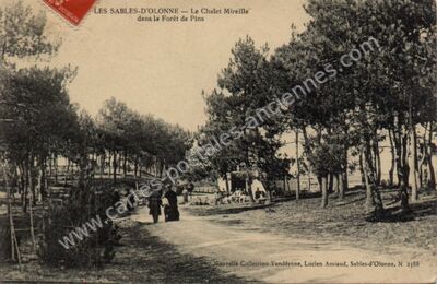 Carte postale ancienne Le Chalet Mireille dans la Forêt de Pins — Les Sables-d'Olonne (Vendée)
