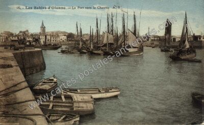 Carte postale ancienne Le Port vers la Chaume — Les Sables-d'Olonne (Vendée)
