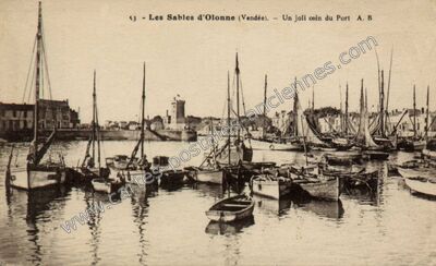 Carte postale ancienne Un joli coin du Port — Les Sables-d'Olonne (Vendée)