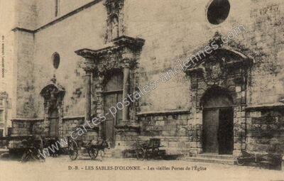 Carte postale ancienne Les vieilles Portes de l'Église — Les Sables-d'Olonne (Vendée)