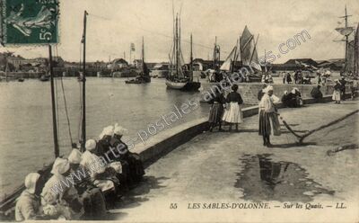 Carte postale ancienne Sur les Quais — Les Sables-d'Olonne (Vendée)