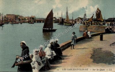 Carte postale ancienne Sur les Quais — Les Sables-d'Olonne (Vendée)