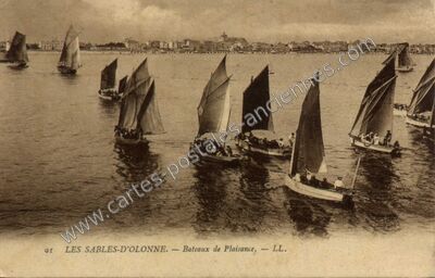 Carte postale ancienne Bateaux de Plaisance — Les Sables-d'Olonne (Vendée)
