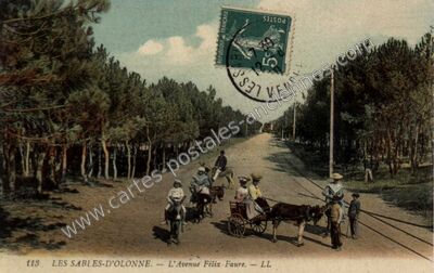Carte postale ancienne L'Avenue Félix-Faure — Les Sables-d'Olonne (Vendée)