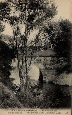 Carte postale ancienne Le Pont du Lac des Tanchettes. - The Bridge of the Tanchettes Lake — Les Sables-d'Olonne (Vendée)