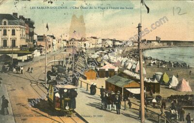 Carte postale ancienne Côté Ouest de la Plage à l'heure des bains — Les Sables-d'Olonne (Vendée)