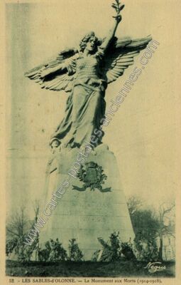 Carte postale ancienne Le Monument aux Morts (1914-1918) — Les Sables-d'Olonne (Vendée)