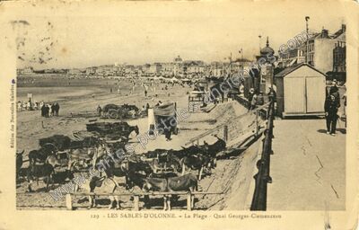 Carte postale ancienne La Plage - Quai Georges-Clemenceau — Les Sables-d'Olonne (Vendée)