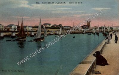 Carte postale ancienne Entrée du Port — Les Sables-d'Olonne (Vendée)
