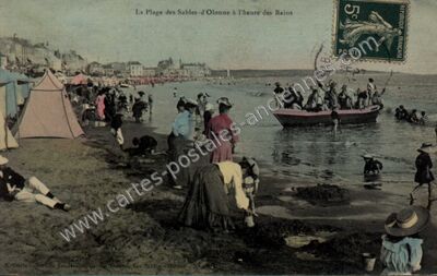 Carte postale ancienne La Plage à l'heure des Bains — Les Sables-d'Olonne (Vendée)