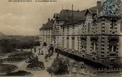 Carte postale ancienne Le Grand Hôtel des Pins — Les Sables-d'Olonne (Vendée)