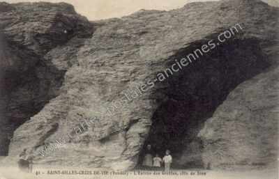 Carte postale ancienne L'Entrée des Grottes, côte de Sion — Saint-Gilles-Croix-de-Vie (Vendée)