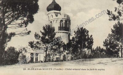 Carte postale ancienne Châlet oriental dans la forêt de sapins — Saint-Jean-de-Monts (Vendée)