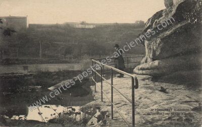 Carte postale ancienne Pensionnat St-Gabriel — Saint-Laurent-sur-Sèvre (Vendée)