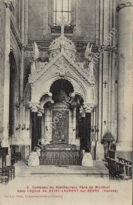 Carte postale ancienne Tombeau du Bienheureux Père de Montfort dans l'Eglise — Saint-Laurent-sur-Sèvre (Vendée)