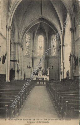 Carte postale ancienne Pensionnat St-Gabriel - Intérieur de la Chapelle — Saint-Laurent-sur-Sèvre (Vendée)