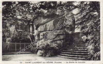 Carte postale ancienne La Grotte de Lourdes — Saint-Laurent-sur-Sèvre (Vendée)