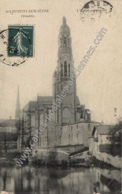 Carte postale ancienne L'église paroissiale — Saint-Laurent-sur-Sèvre (Vendée)