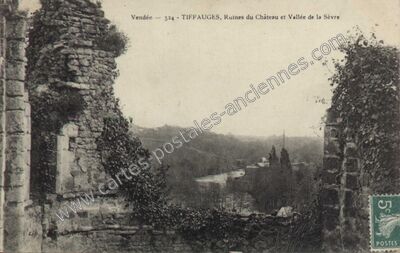 Carte postale ancienne Ruines du Château et Vallée de la Sèvre — Tiffauges (Vendée)