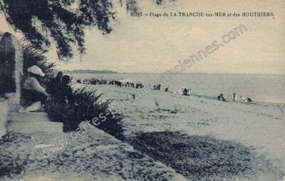 Carte postale ancienne Plage de LA TRANCHE sur-MER et des MOUTHIERS — La Tranche-sur-Mer (Vendée)
