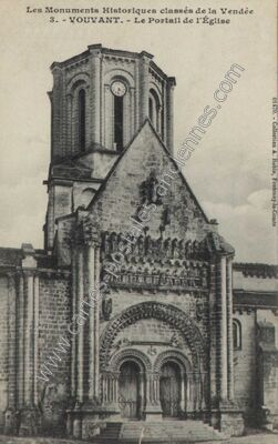 Carte postale ancienne Le Portail de l'Église — Vouvant (Vendée)