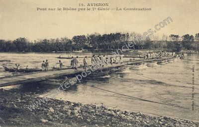 Carte postale ancienne Pont sur le Rhône par le 7° Génie - La Construction — Avignon (Vaucluse)