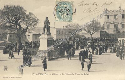 Carte postale ancienne Crillon. - Le Dimanche Place du Palais — Avignon (Vaucluse)