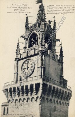 Carte postale ancienne Le Clocher de Jacques-Marc surmontant l'Hôtel de Ville — Avignon (Vaucluse)
