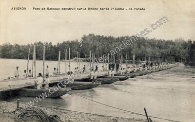 Carte postale ancienne Pont de Bateaux construit sur le Rhône par le 7° Génie - La Parade — Avignon (Vaucluse)