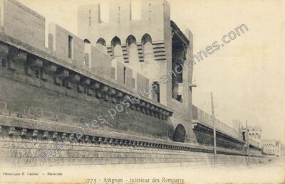 Carte postale ancienne Intérieur des Remparts — Avignon (Vaucluse)