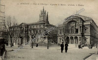 Carte postale ancienne Place de l'Horloge - A gauche la Mairie - A droite, le Théâtre — Avignon (Vaucluse)