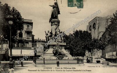 Carte postale ancienne Place de l'Hôtel-de-Ville — Avignon (Vaucluse)