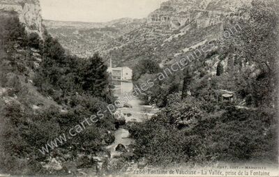 Carte postale ancienne La Vallée, prise de la Fontaine — Fontaine-de-Vaucluse (Vaucluse)