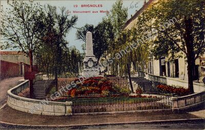 Carte postale ancienne Le Monument aux Morts — Brignoles (Var)