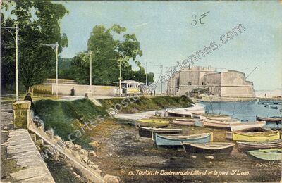 Carte postale ancienne Le Boulevard du Littoral et le port St Louis — Toulon (Var)