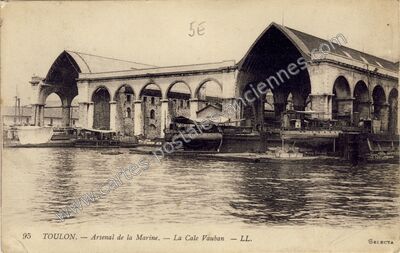 Carte postale ancienne Arsenal de la Marine. — La Cale Vauban — Toulon (Var)